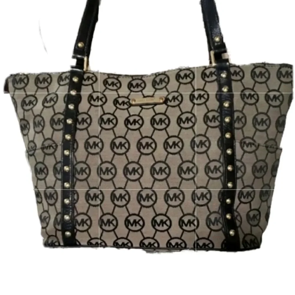 Michael Kors Jetset Tote In Black And Tan Logo Print